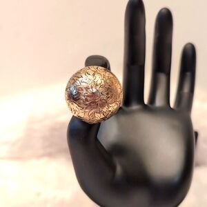 Vintage 80s Gold Toned Round Floral Patterned Textured Clip On Earrings